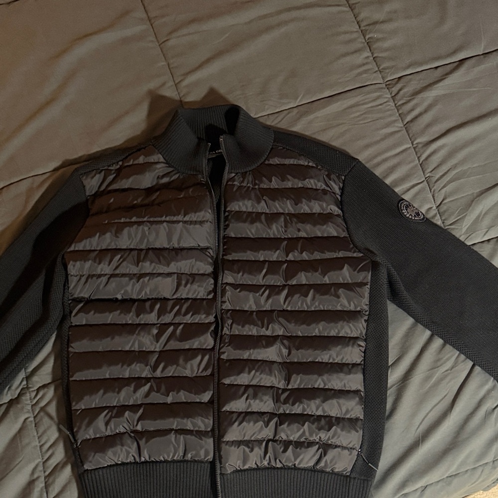 Canada Goose Black Puffer Jacket with Knit Details never wore them